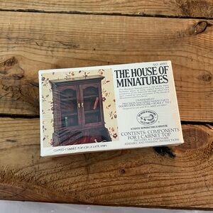 The house of miniatures closed cabinet top NOS